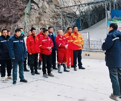 實(shí)戰(zhàn)演練，防患未“燃”｜雙河金礦開(kāi)展冬季火災(zāi)應(yīng)急預(yù)案演練